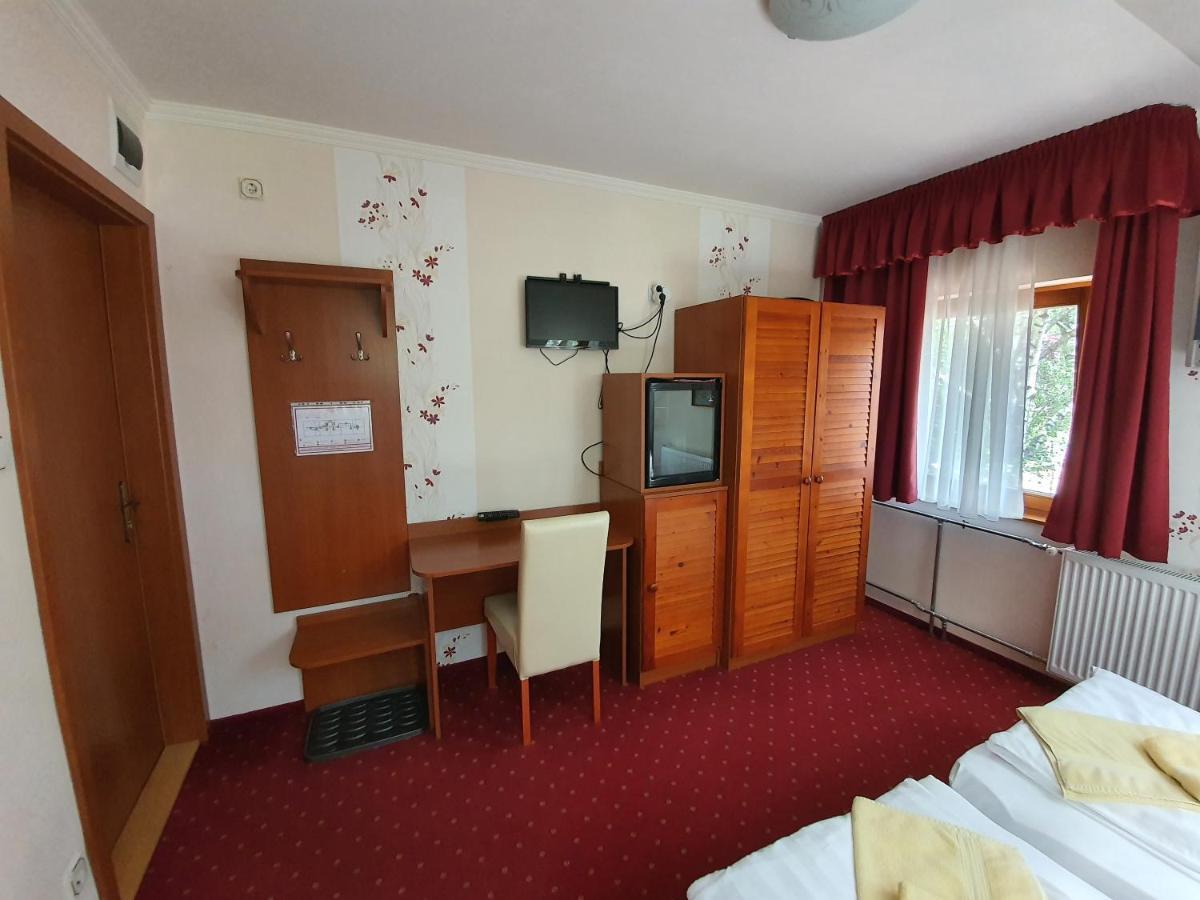 Platan Szallashely Hotel Sandorfalva Exterior photo