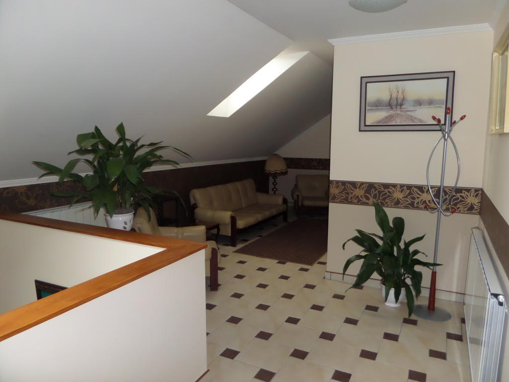 Platan Szallashely Hotel Sandorfalva Exterior photo